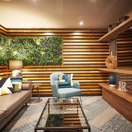 Roomzzz Apart Otel York