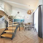 Roomzzz Apartmanhotel 4*