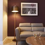 Apartmanhotel Roomzzz 4*
