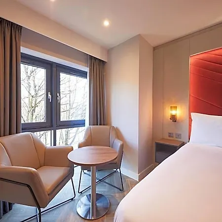 Apart-hotel Roomzzz 4*