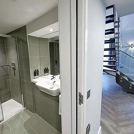 Apart-hotel Roomzzz York
