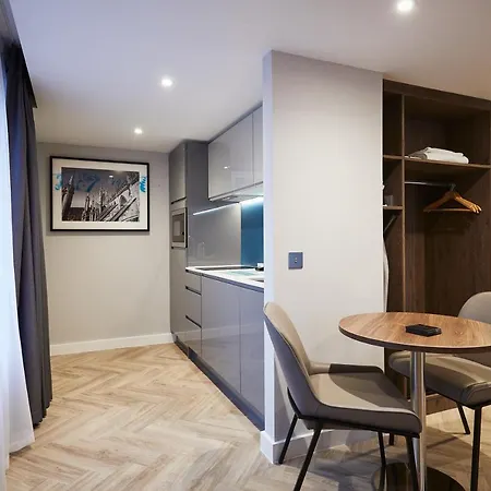 Aparthotel Roomzzz