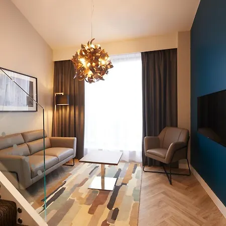 Roomzzz Apartmanhotel York