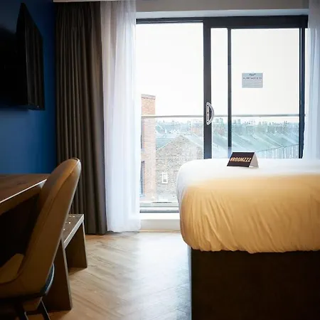 Roomzzz York
