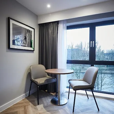 Aparthotel Roomzzz