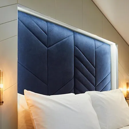 Apart Otel Roomzzz 4*
