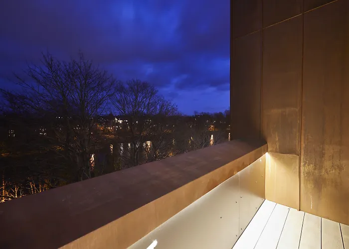 Aparthotel Roomzzz 4*