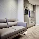 Roomzzz 4*