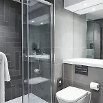Roomzzz 4* York