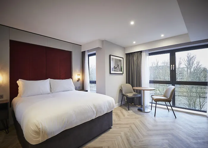 Roomzzz 公寓式酒店